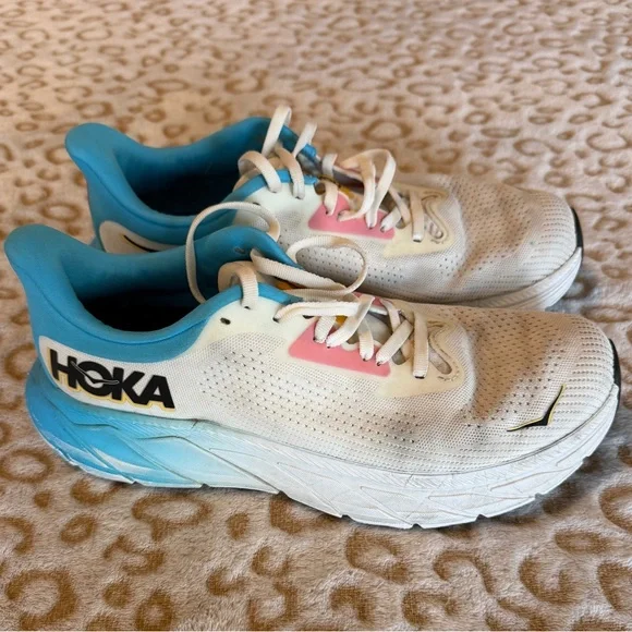 Hoka Women's White and Blue Sarahi 7 Running
Shoes Size: 9.5B - Picture 3 of 9